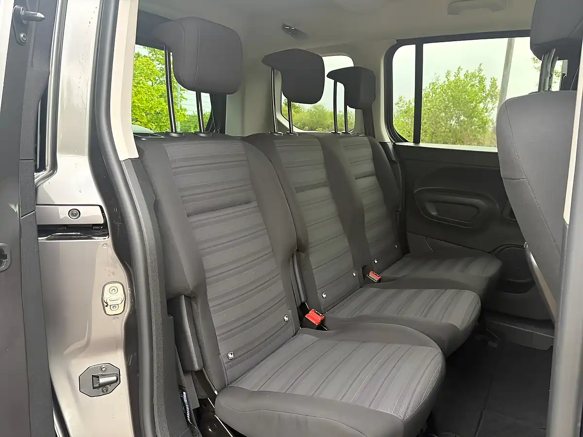 Used 2022 Vauxhall Combo Life Electric Se Grey - Interior and Exterior details 12