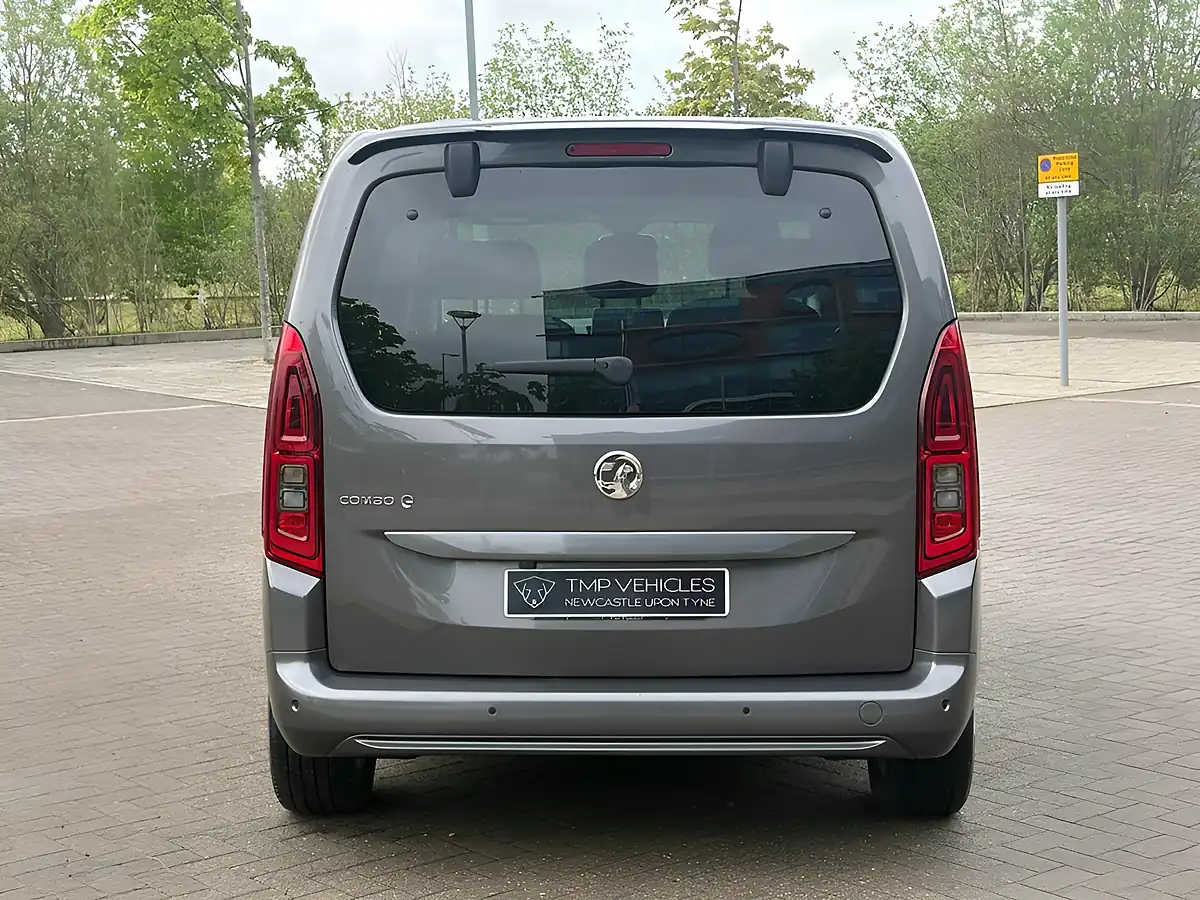Used 2022 Vauxhall Combo Life Electric Se Grey - Interior and Exterior details 5