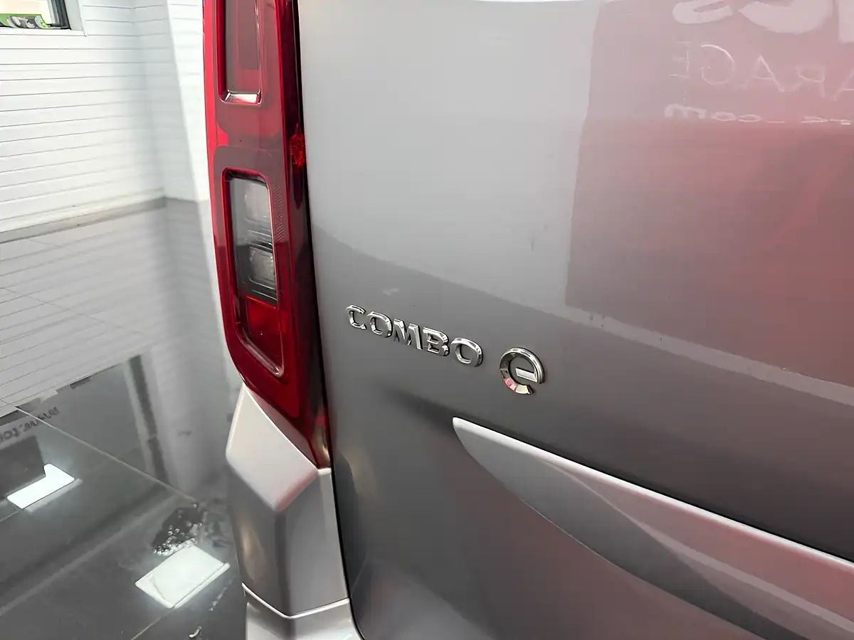 Used 2022 Vauxhall Combo Life Electric Se Grey - Interior and Exterior details 9