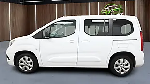 Used 2022 Vauxhall Combo Life Electric Se White - Interior and Exterior details 11