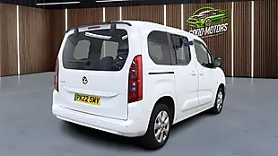 Used 2022 Vauxhall Combo Life Electric Se White - Interior and Exterior details 7