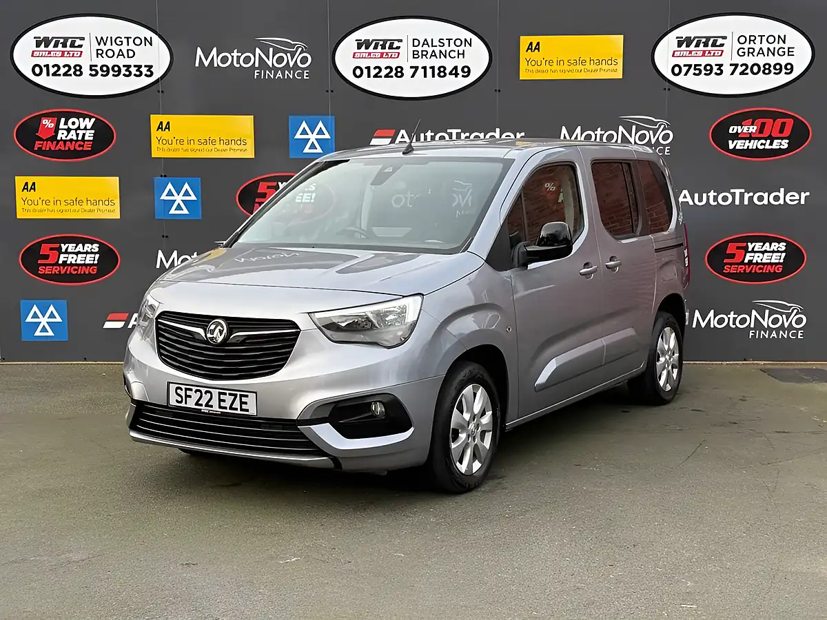 Used 2022 Vauxhall Combo Life Se Grey - Front View