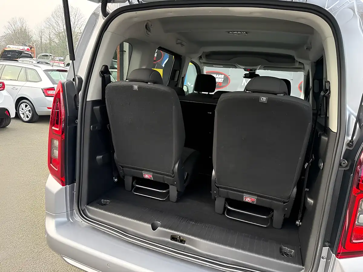 Used 2022 Vauxhall Combo Life Se Grey - Interior and Exterior details 10