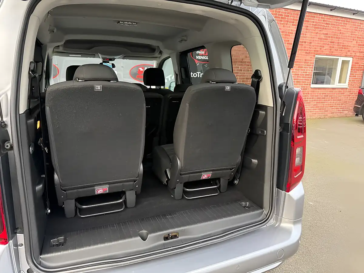 Used 2022 Vauxhall Combo Life Se Grey - Interior and Exterior details 11