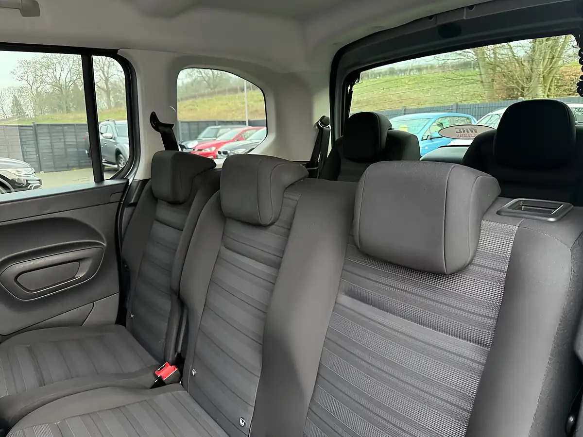 Used 2022 Vauxhall Combo Life Se Grey - Interior and Exterior details 12