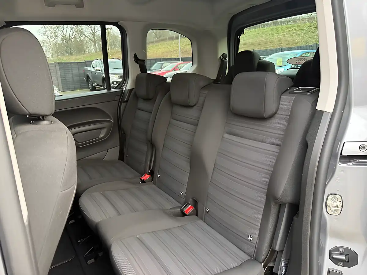 Used 2022 Vauxhall Combo Life Se Grey - Interior and Exterior details 13