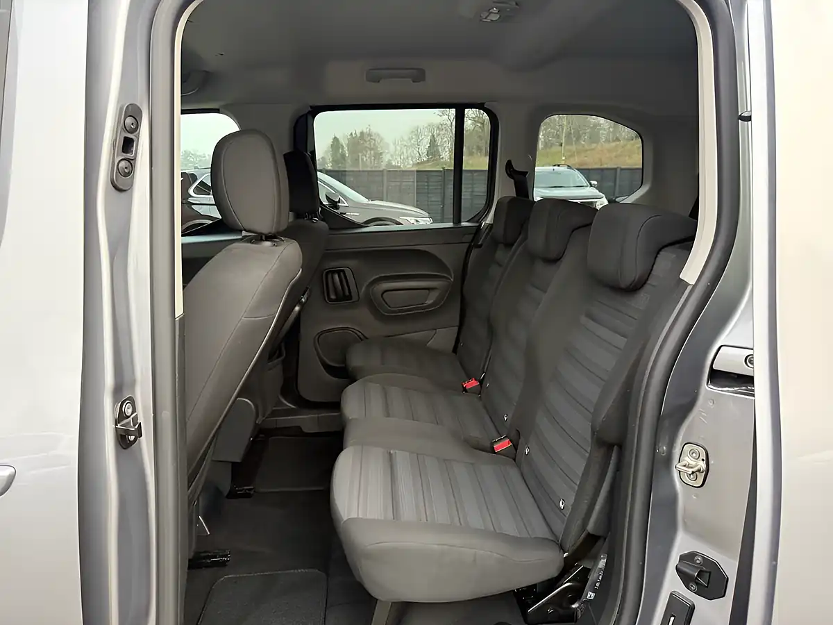 Used 2022 Vauxhall Combo Life Se Grey - Interior and Exterior details 14
