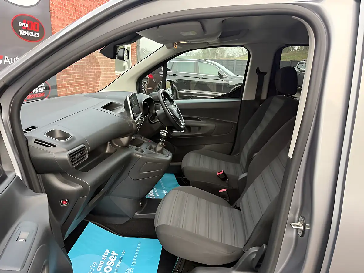 Used 2022 Vauxhall Combo Life Se Grey - Interior and Exterior details 20