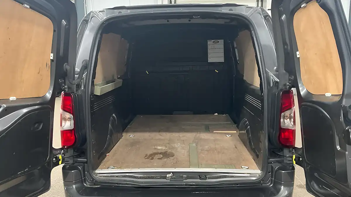 Used 2022 Vauxhall Combo Sportive Grey - Interior and Exterior details 10