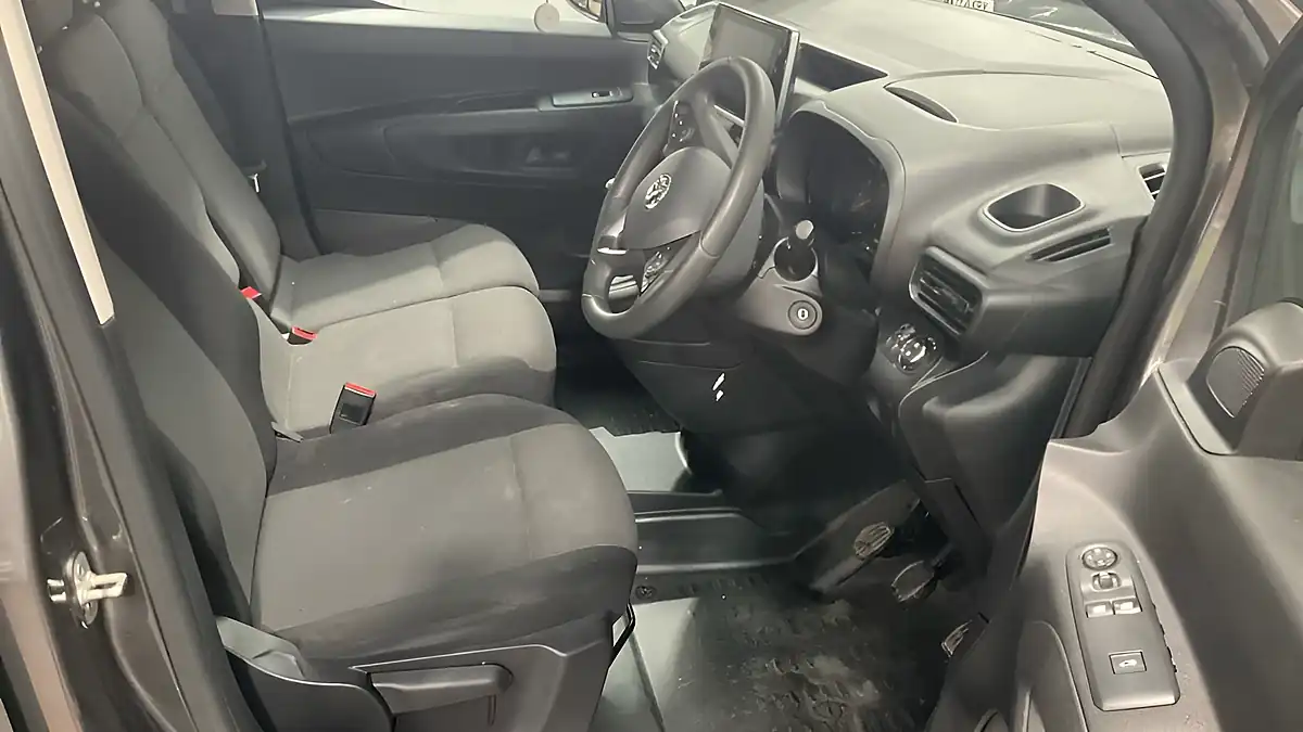 Used 2022 Vauxhall Combo Sportive Grey - Interior and Exterior details 12