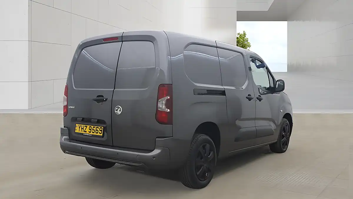 Used 2022 Vauxhall Combo Sportive Grey - Interior and Exterior details 5