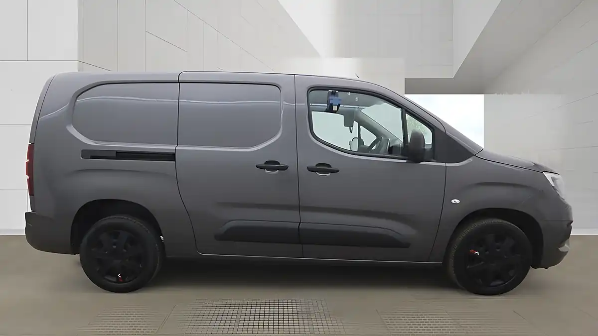 Used 2022 Vauxhall Combo Sportive Grey - Interior and Exterior details 7