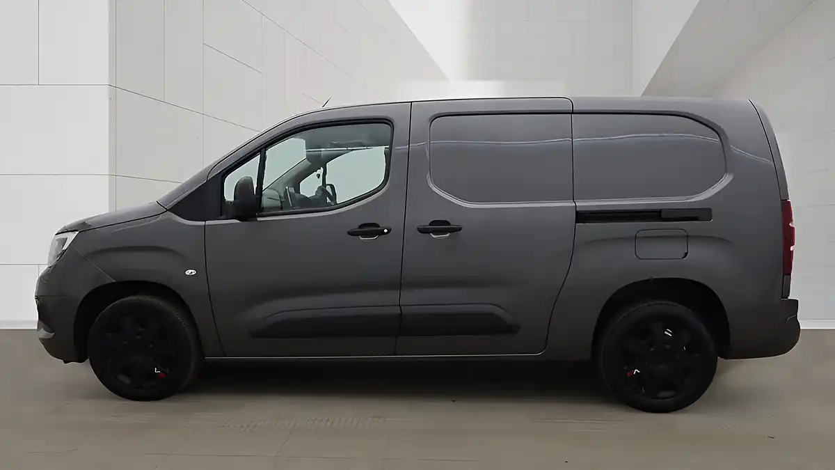 Used 2022 Vauxhall Combo Sportive Grey - Interior and Exterior details 9