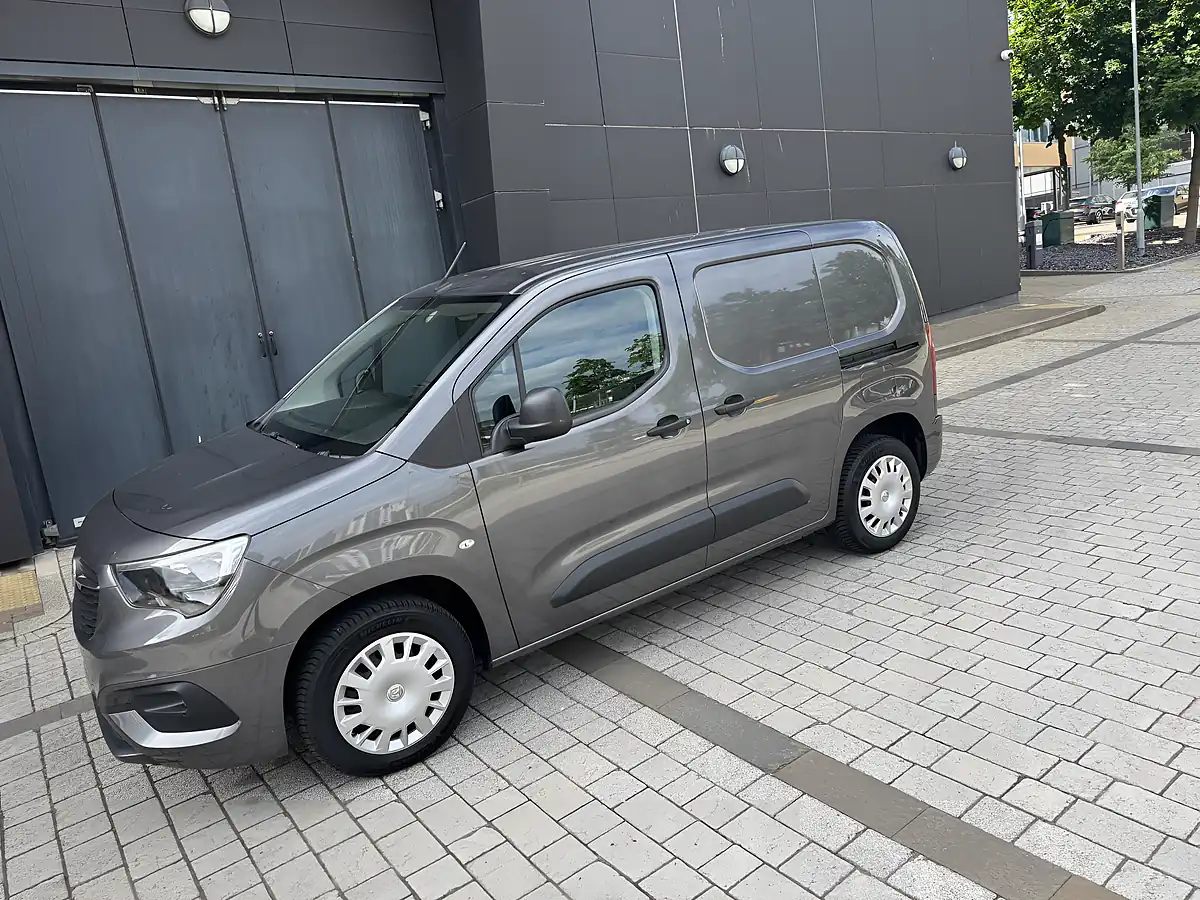 Used 2022 Vauxhall Combo Sportive Grey - Interior and Exterior details 12