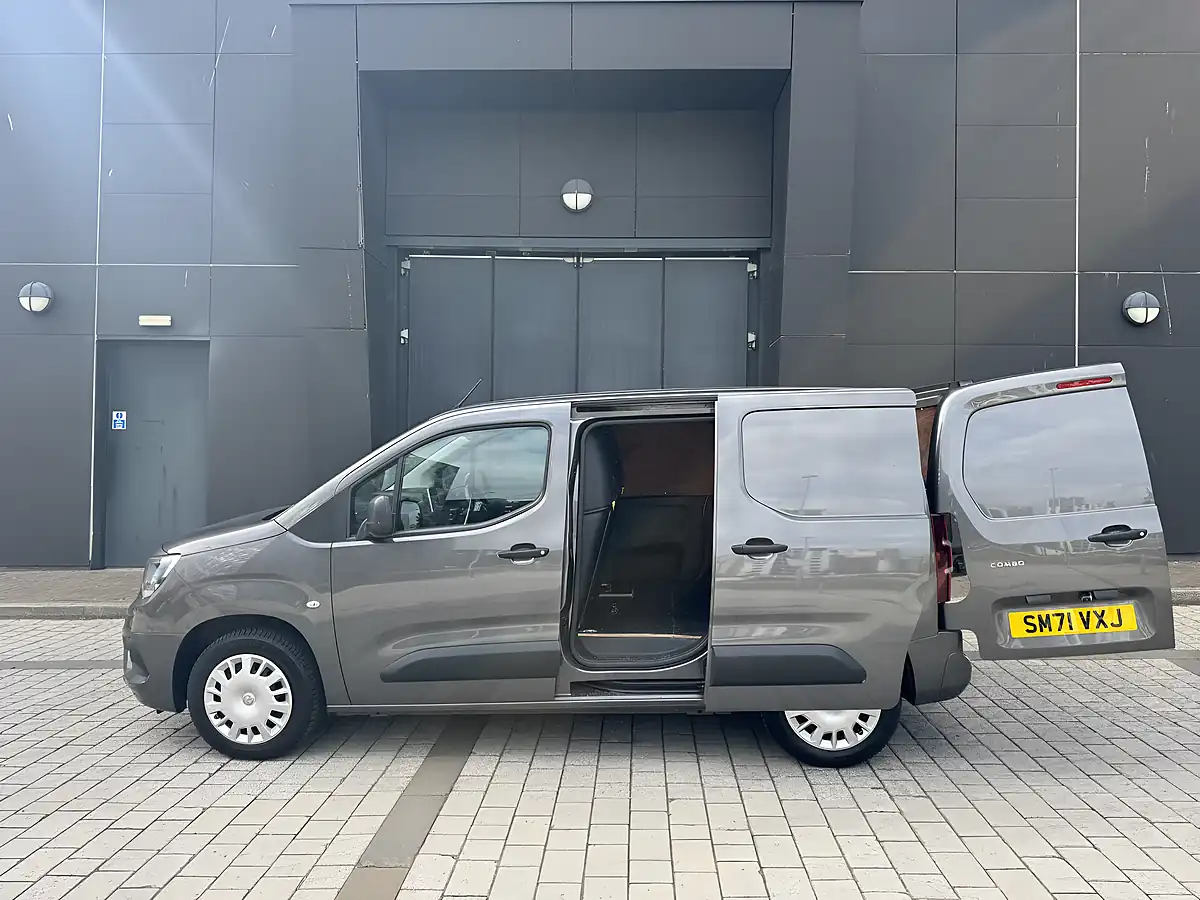 Used 2022 Vauxhall Combo Sportive Grey - Interior and Exterior details 19