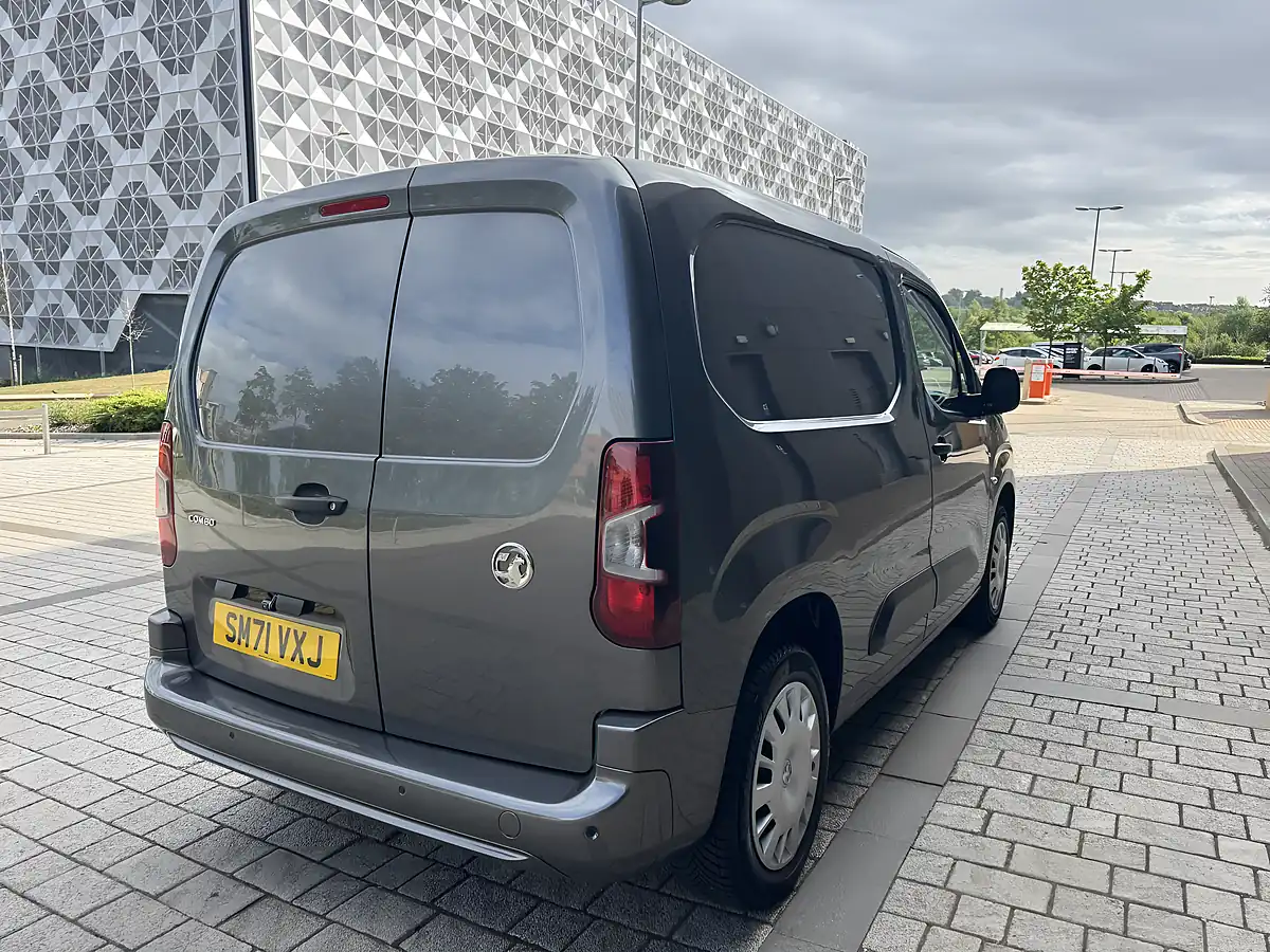 Used 2022 Vauxhall Combo Sportive Grey - Interior and Exterior details 5
