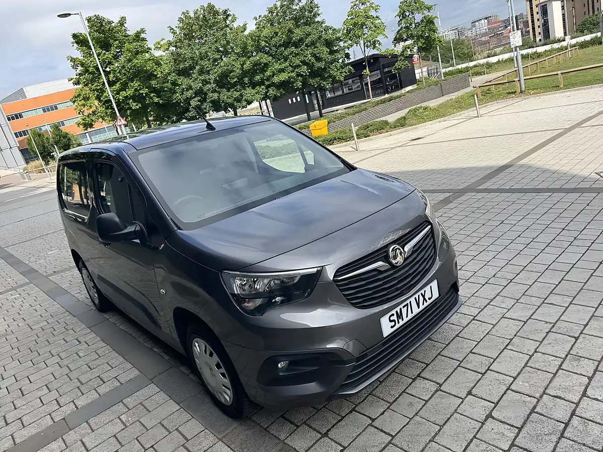 Used 2022 Vauxhall Combo Sportive Grey - Interior and Exterior details 7