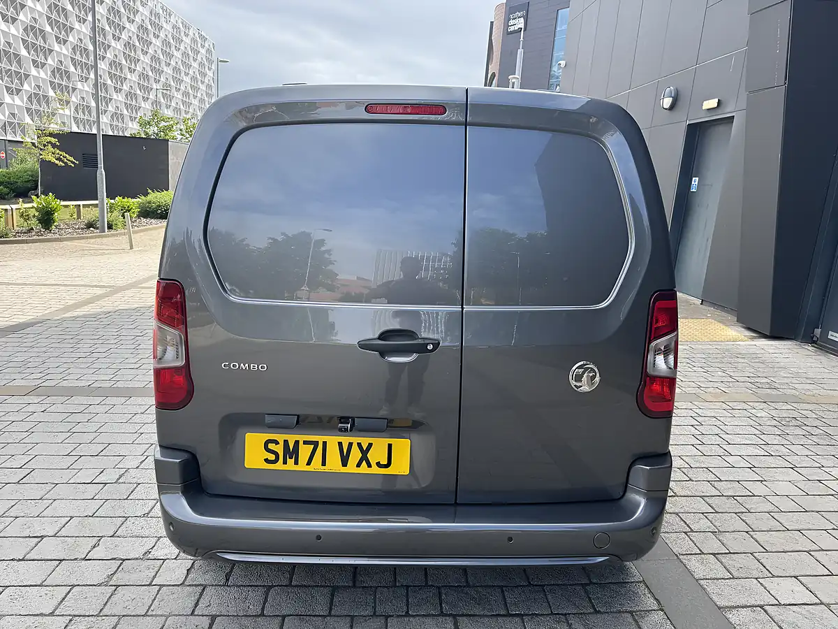 Used 2022 Vauxhall Combo Sportive Grey - Interior and Exterior details 9
