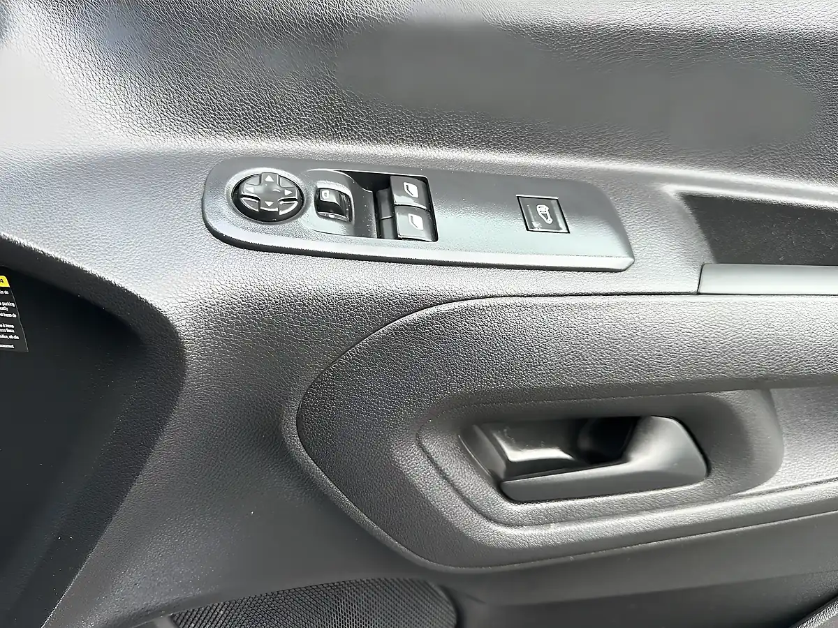 Used 2022 Vauxhall Combo Sportive Grey - Interior and Exterior details 15