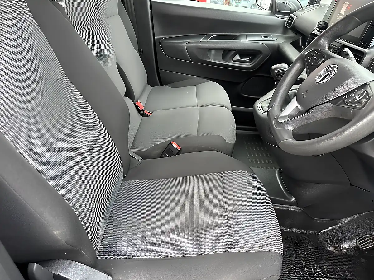 Used 2022 Vauxhall Combo Sportive Grey - Interior and Exterior details 16