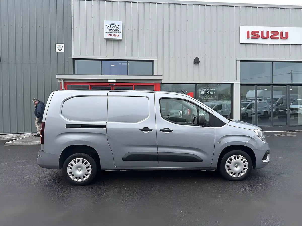 Used 2022 Vauxhall Combo Sportive Grey - Interior and Exterior details 5