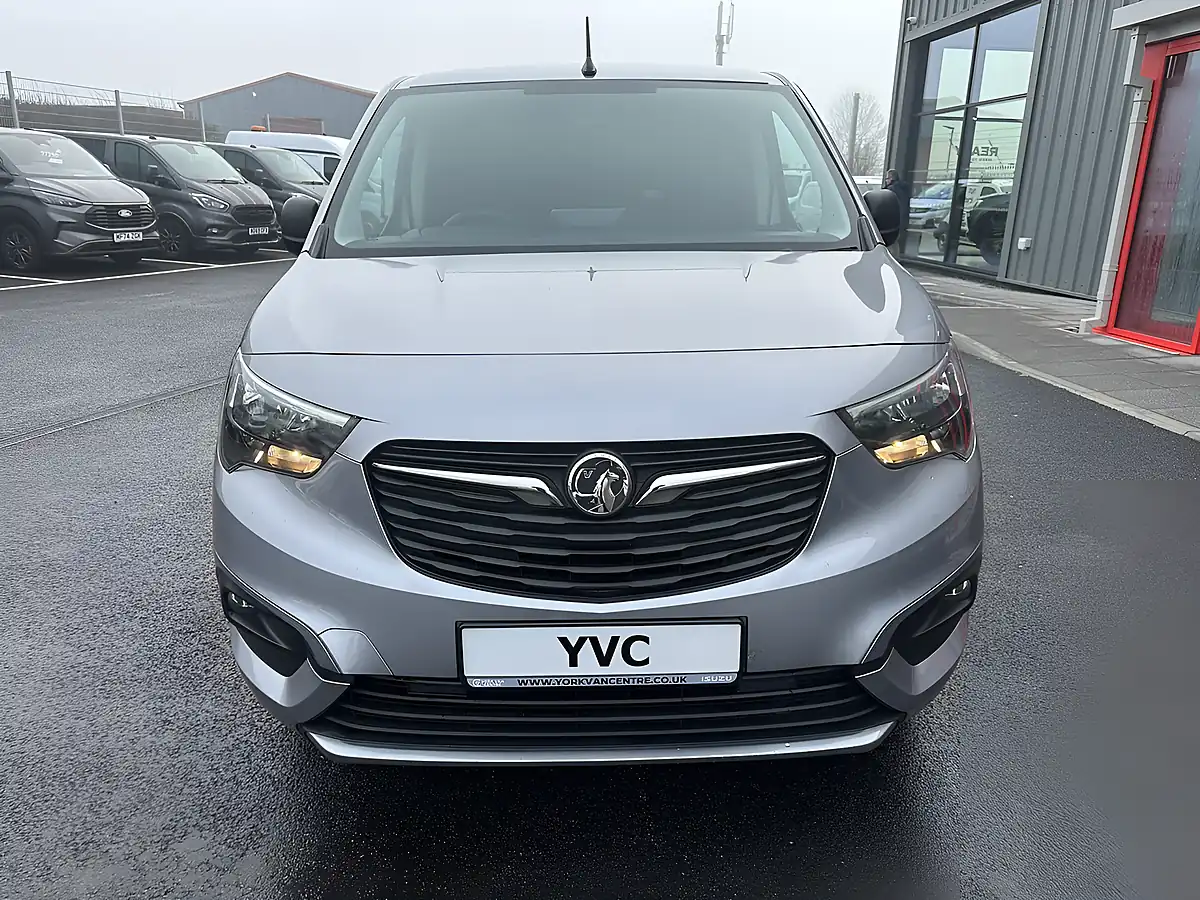 Used 2022 Vauxhall Combo Sportive Grey - Interior and Exterior details 6