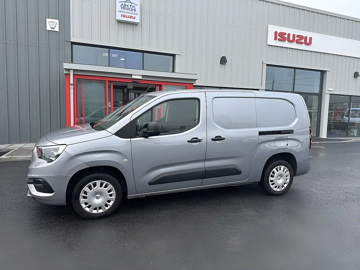 Used 2022 Vauxhall Combo Sportive Grey - Interior and Exterior details 8