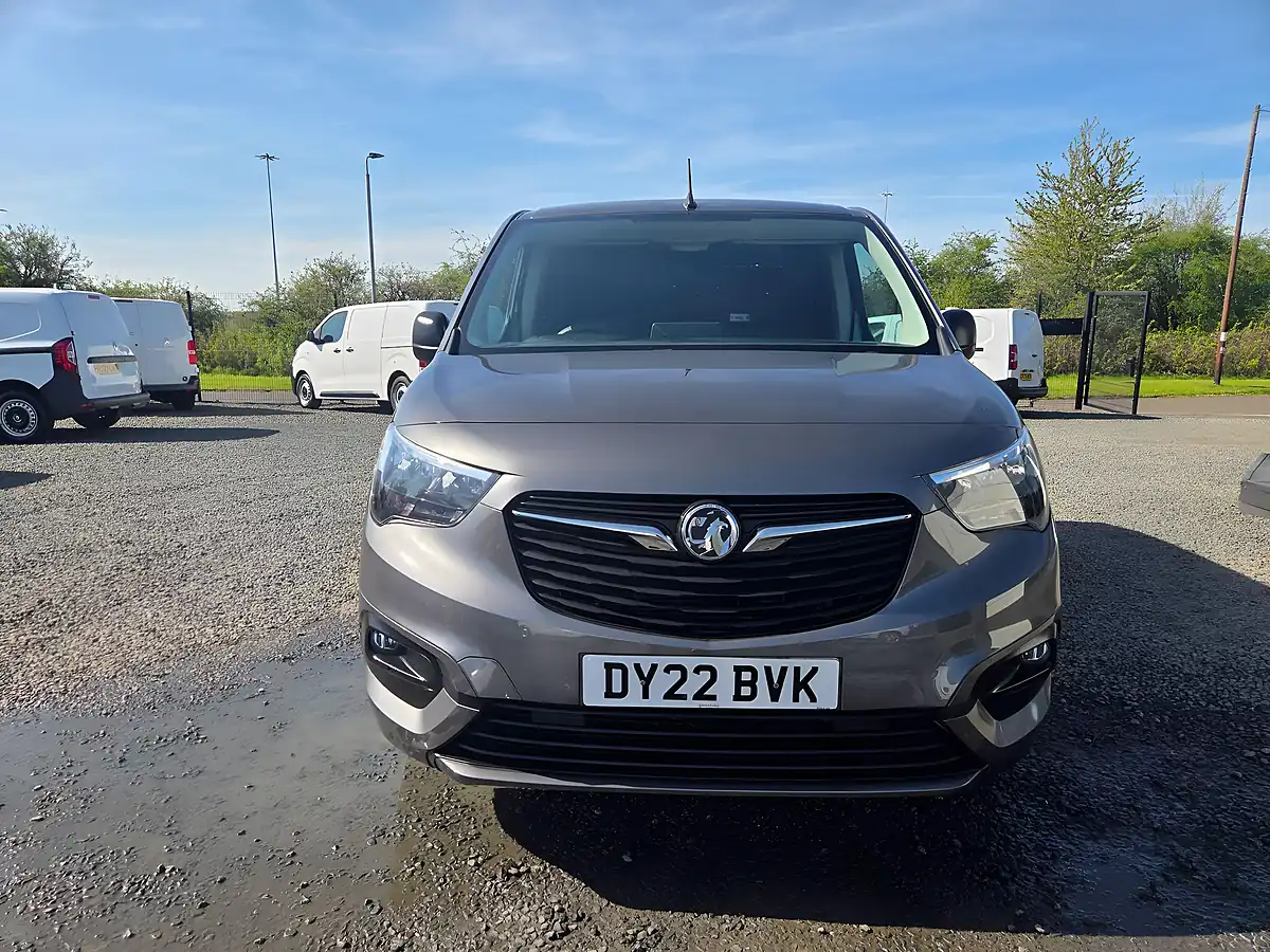 Used 2022 Vauxhall Combo Sportive Grey - Interior and Exterior details 15