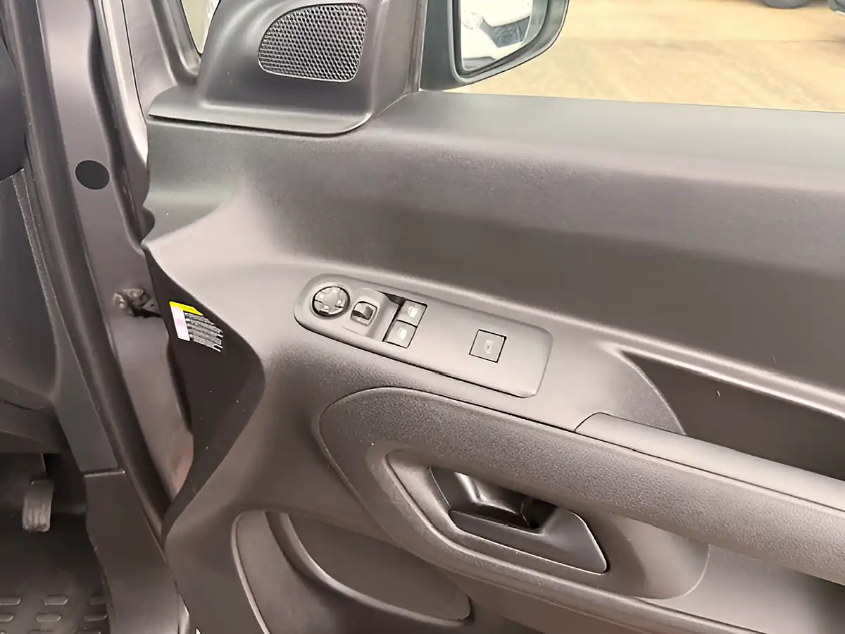 Used 2022 Vauxhall Combo Sportive L1 Swb Grey - Interior and Exterior details 17
