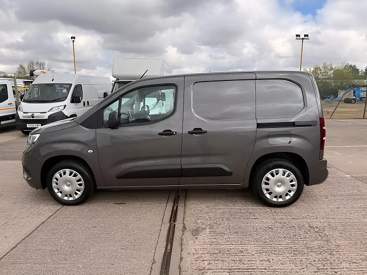 Used 2022 Vauxhall Combo Sportive L1 Swb Grey - Interior and Exterior details 7