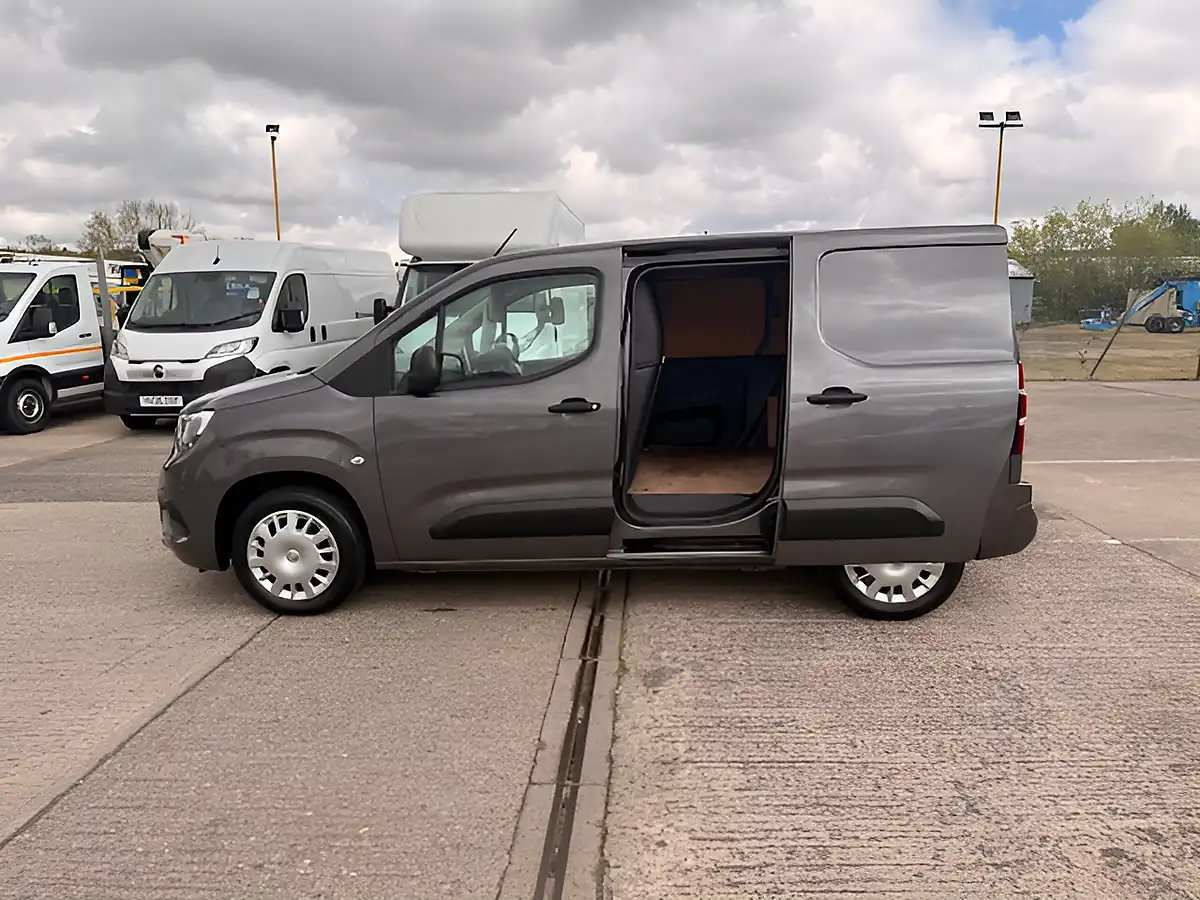 Used 2022 Vauxhall Combo Sportive L1 Swb Grey - Interior and Exterior details 8