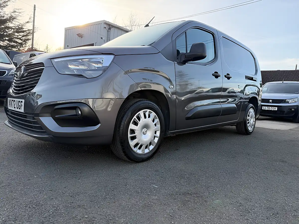 Used 2022 Vauxhall Combo Sportive L2 Grey - Interior and Exterior details 9