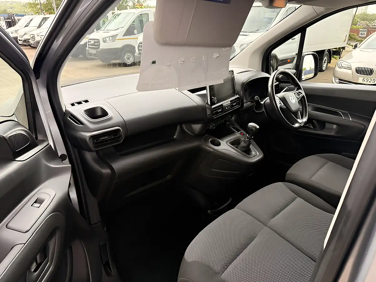 Used 2022 Vauxhall Combo Sportive L2 Lwb Grey - Interior and Exterior details 17