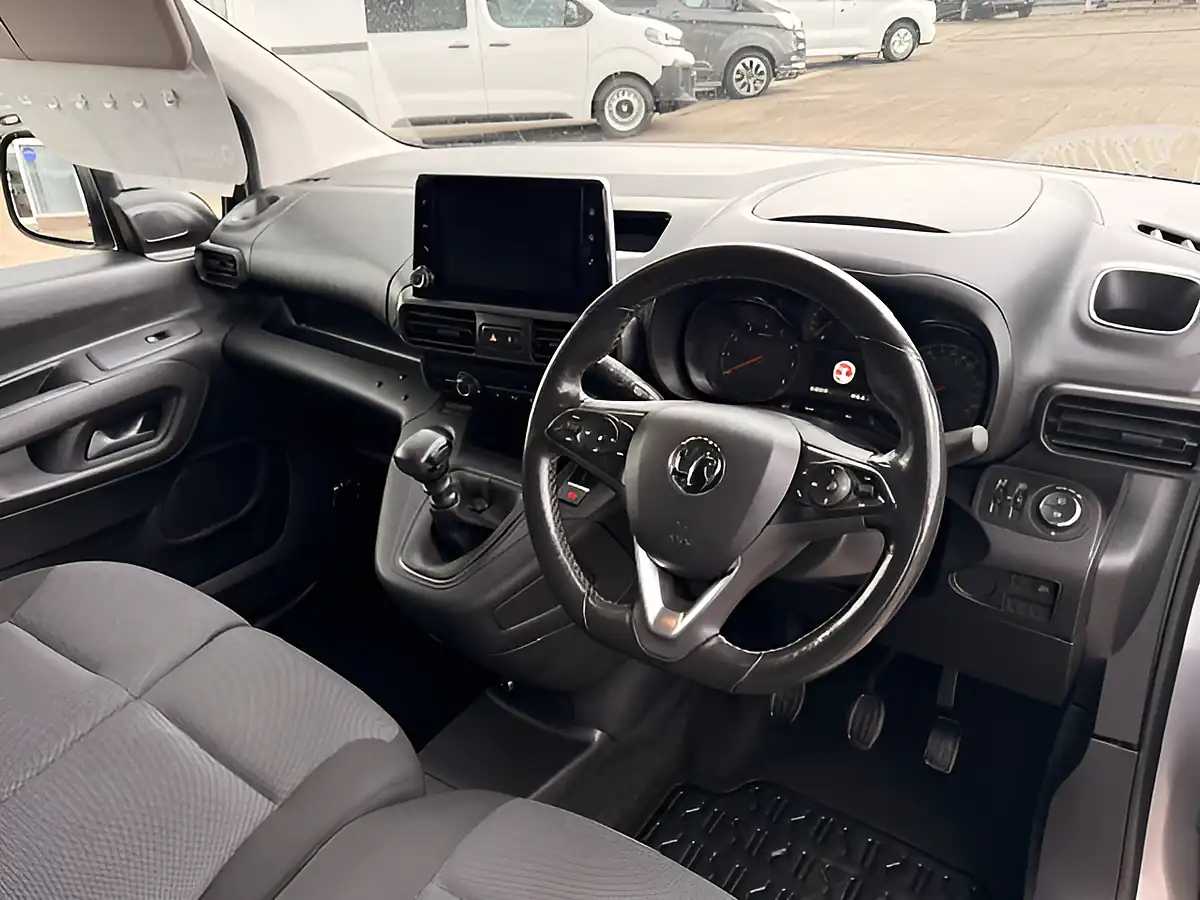 Used 2022 Vauxhall Combo Sportive L2 Lwb Grey - Interior and Exterior details 19