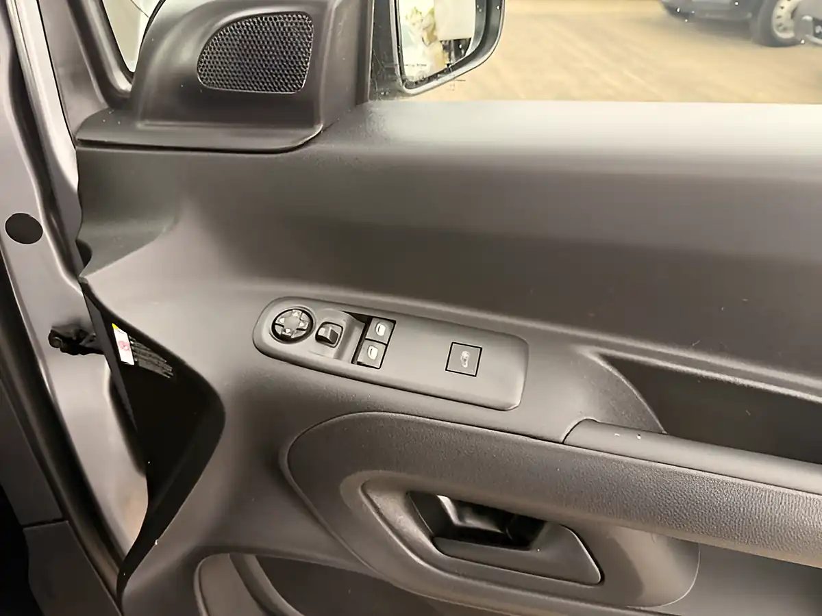 Used 2022 Vauxhall Combo Sportive L2 Lwb Grey - Interior and Exterior details 20