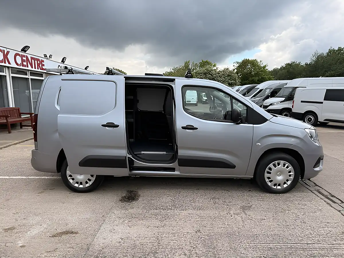 Used 2022 Vauxhall Combo Sportive L2 Lwb Grey - Interior and Exterior details 3