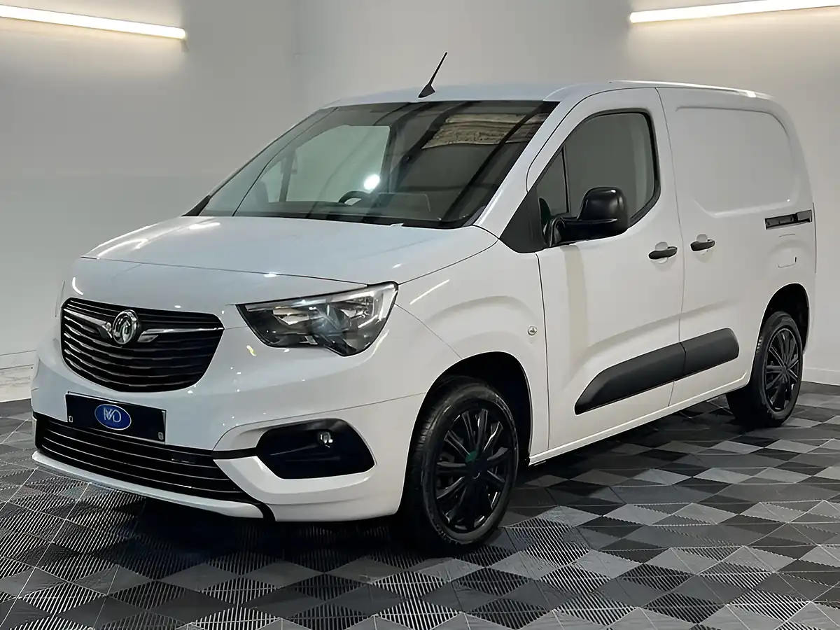 Used 2022 Vauxhall Combo Sportive White - Interior and Exterior details 14