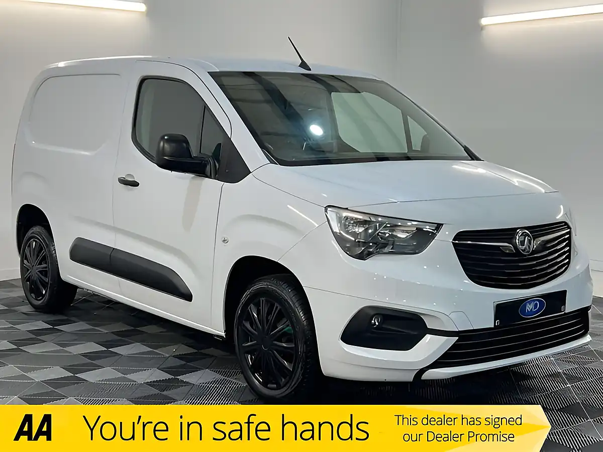 Used 2022 Vauxhall Combo Sportive White - Interior and Exterior details 2