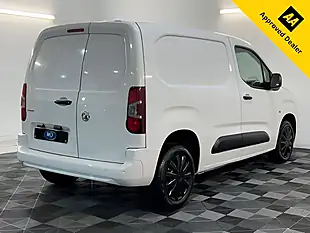 Used 2022 Vauxhall Combo Sportive White - Interior and Exterior details 5