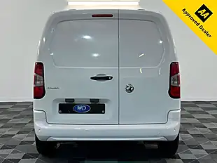 Used 2022 Vauxhall Combo Sportive White - Interior and Exterior details 9