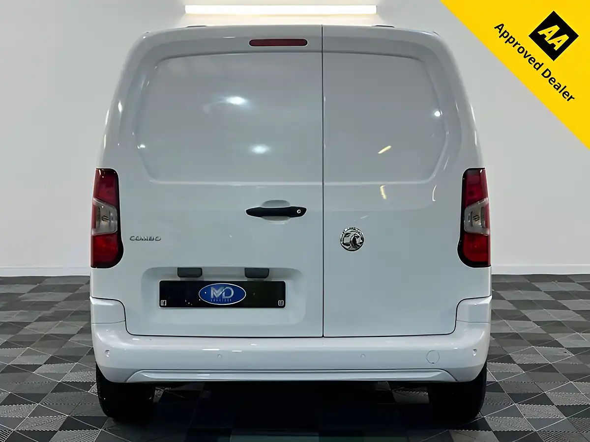 Used 2022 Vauxhall Combo Sportive White - Interior and Exterior details 9
