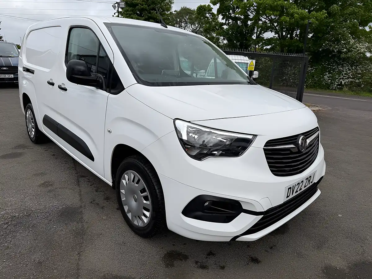 Used 2022 Vauxhall Combo Sportive White - Interior and Exterior details 10