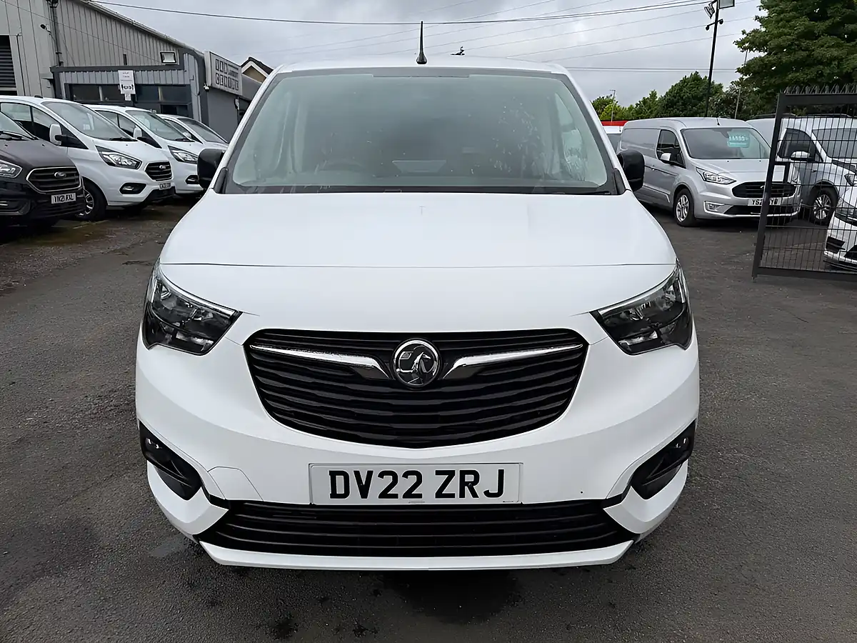 Used 2022 Vauxhall Combo Sportive White - Interior and Exterior details 11