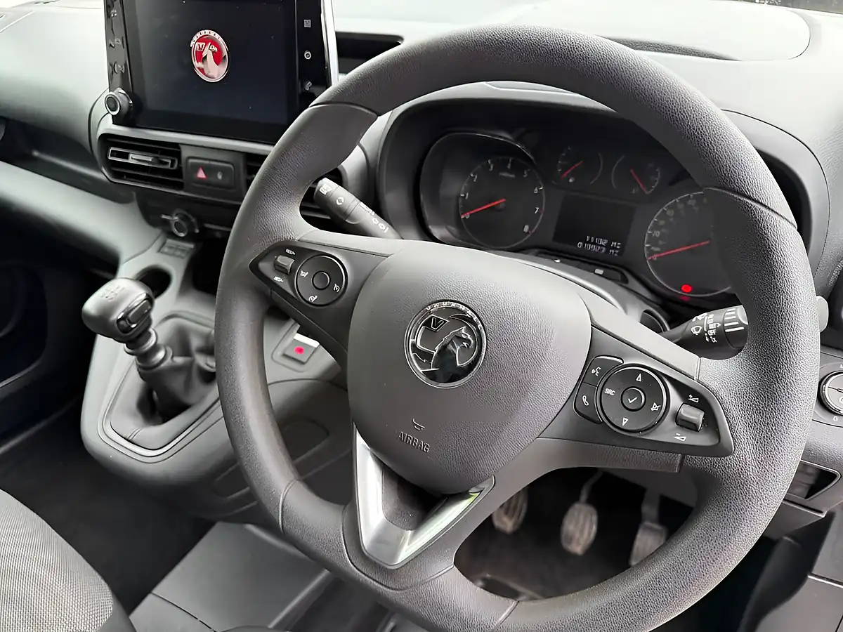 Used 2022 Vauxhall Combo Sportive White - Interior and Exterior details 14
