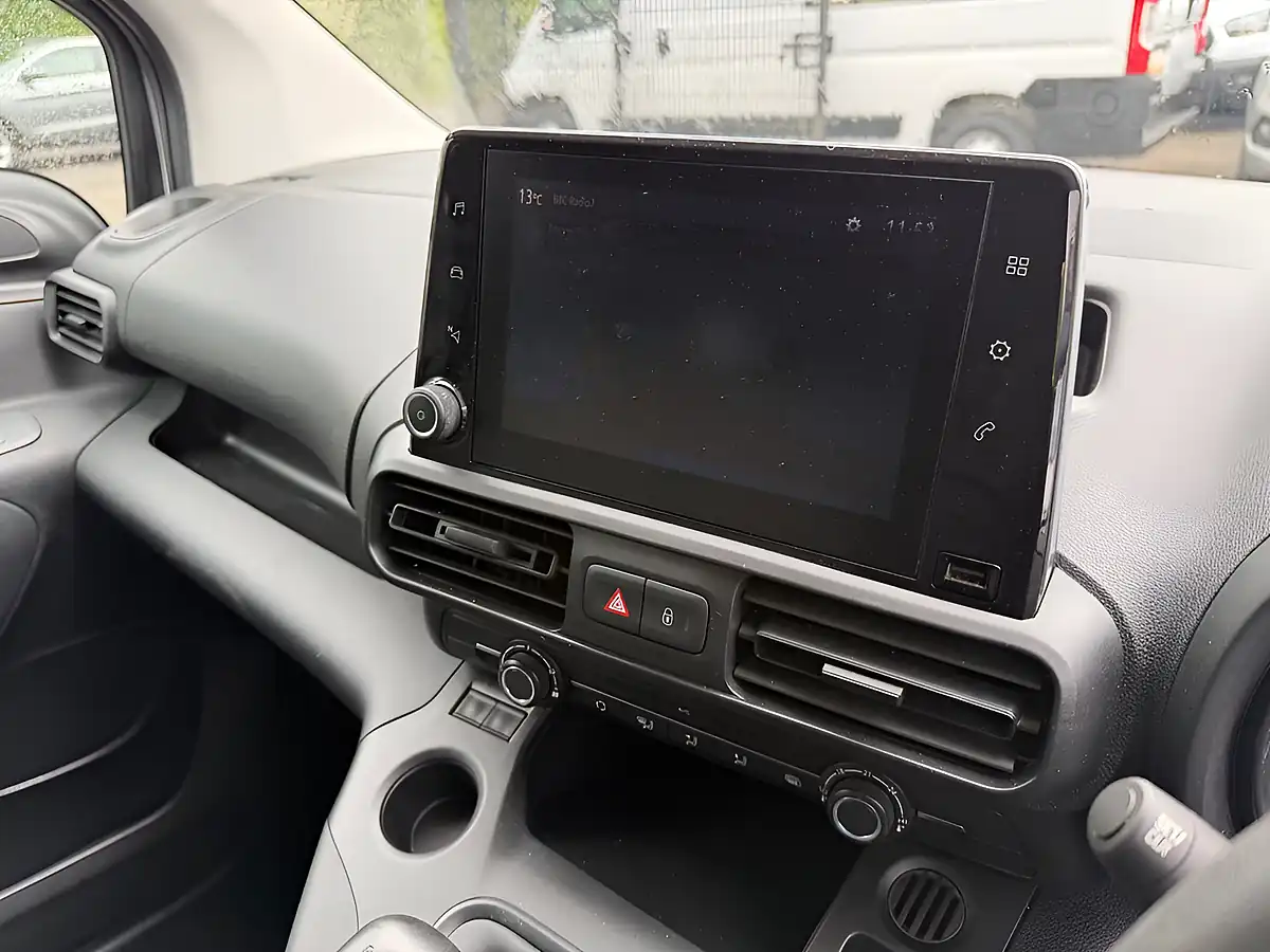 Used 2022 Vauxhall Combo Sportive White - Interior and Exterior details 16