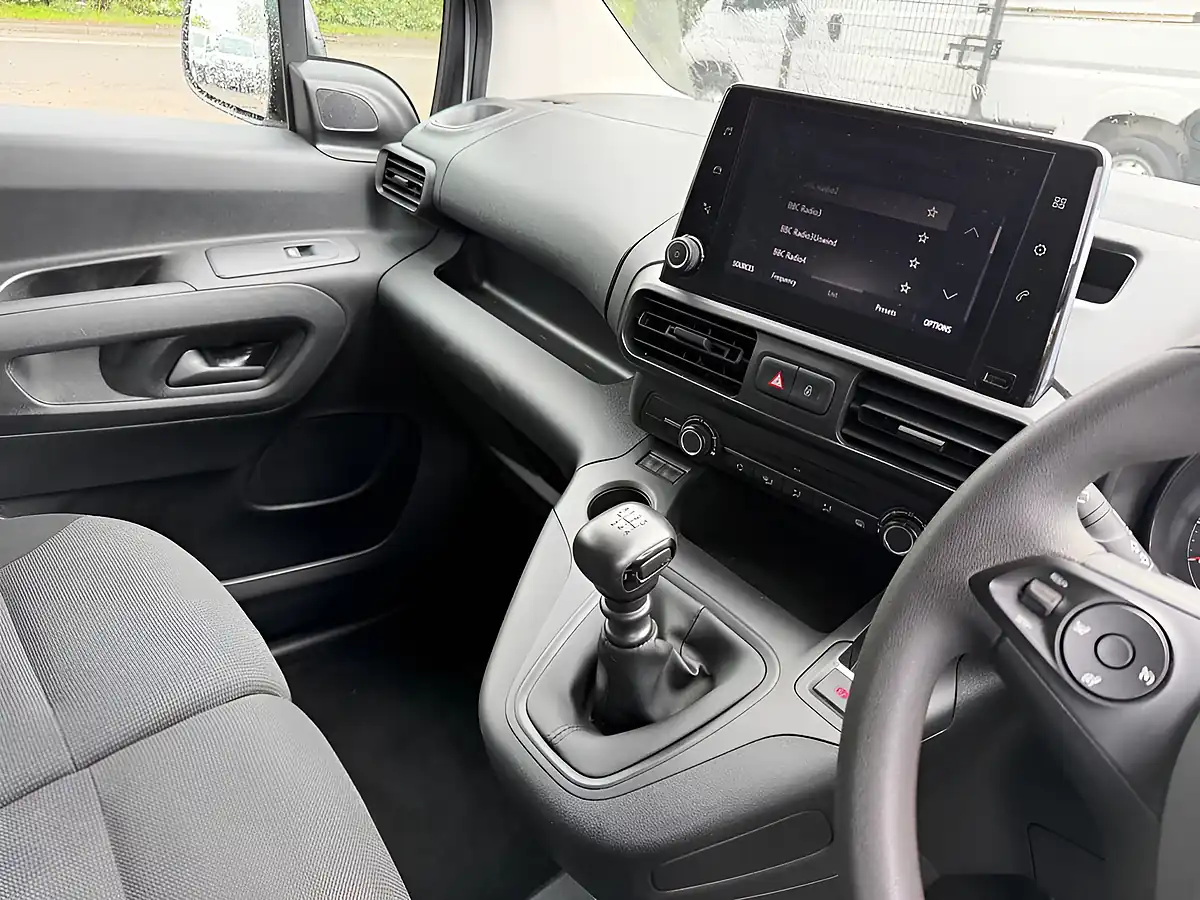 Used 2022 Vauxhall Combo Sportive White - Interior and Exterior details 17