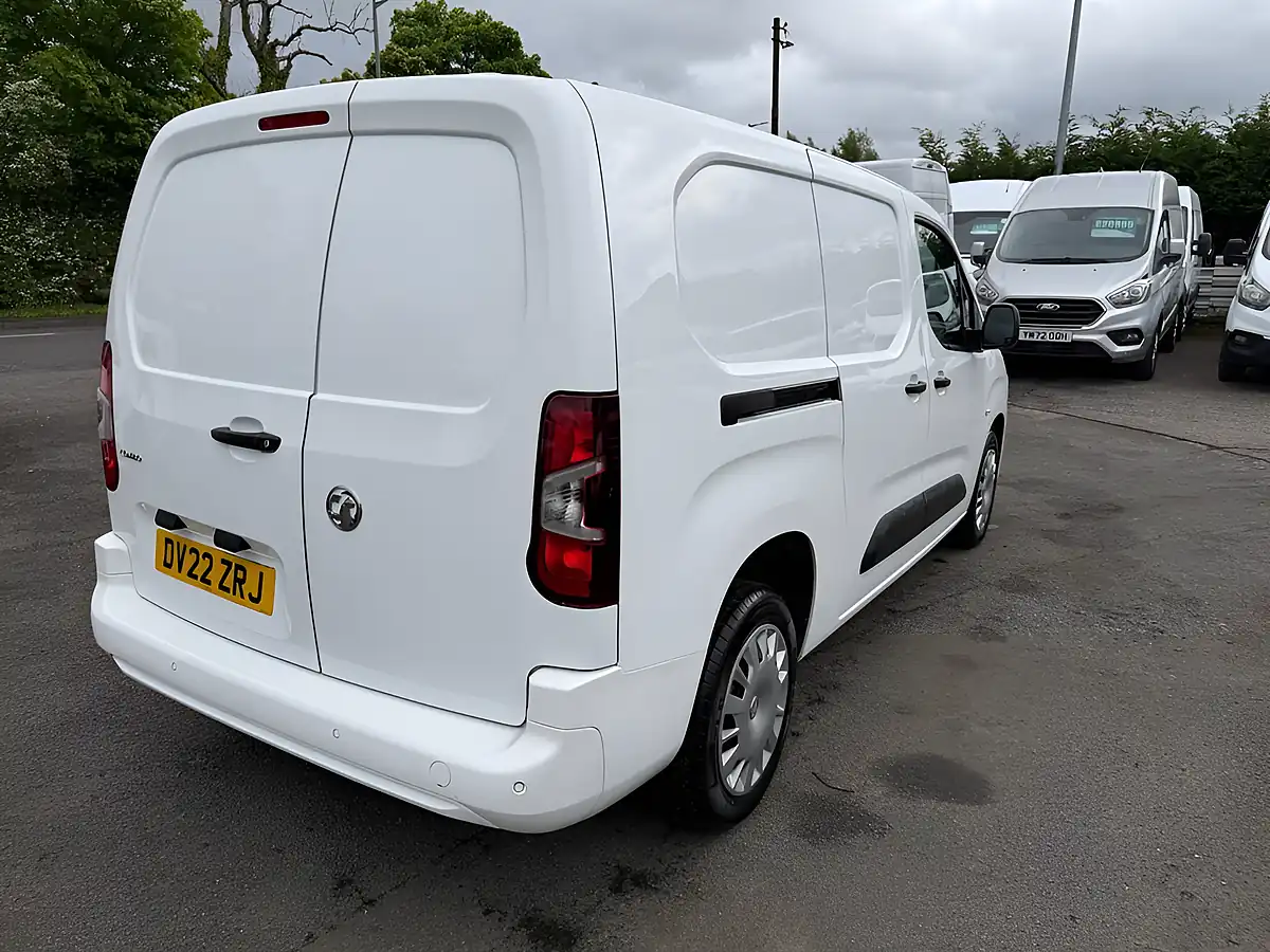 Used 2022 Vauxhall Combo Sportive White - Interior and Exterior details 2