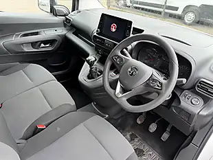 Used 2022 Vauxhall Combo Sportive White - Interior and Exterior details 3