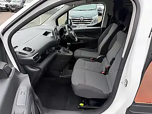 Used 2022 Vauxhall Combo Sportive White - Interior and Exterior details 4