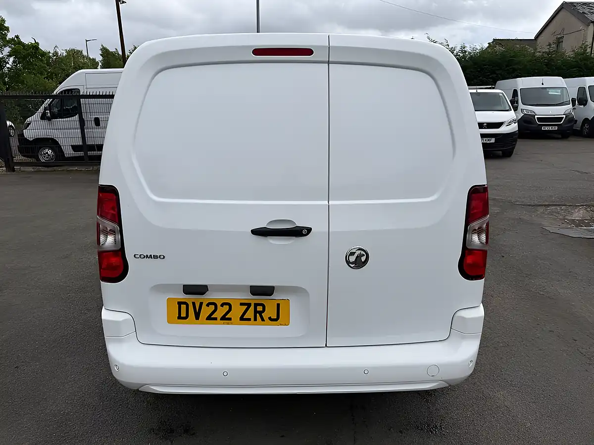 Used 2022 Vauxhall Combo Sportive White - Interior and Exterior details 8